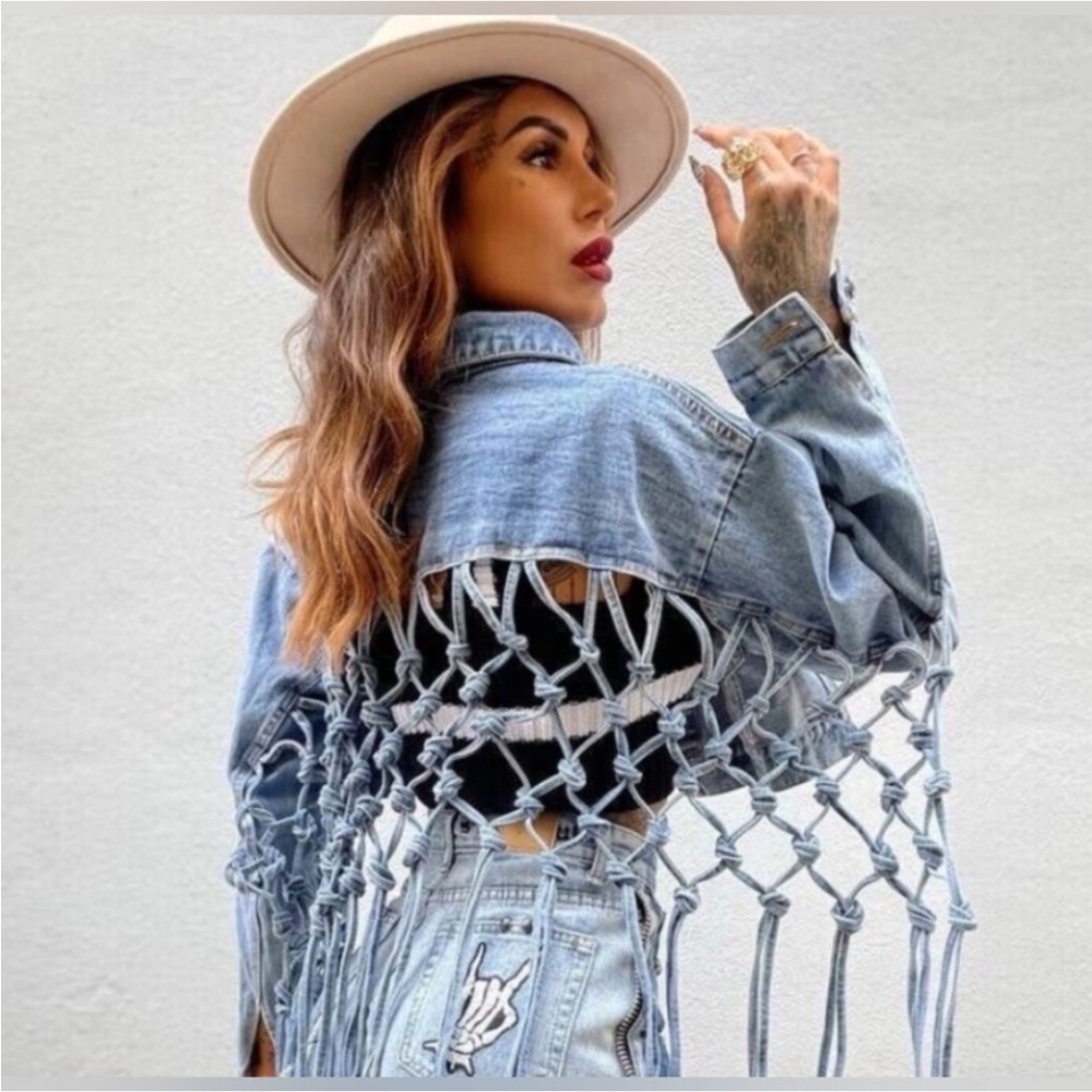 THRILL JEANS‎ Blue Destroyed Fringe Macrame Back Light Wash Denim Jacket SMALL